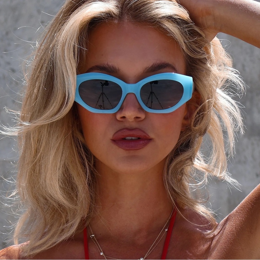 Diff Margot Paradiso Blue Polarized Sunglasses